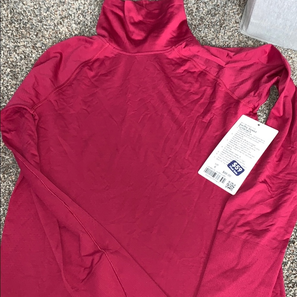 New with tags lululemon turtleneck